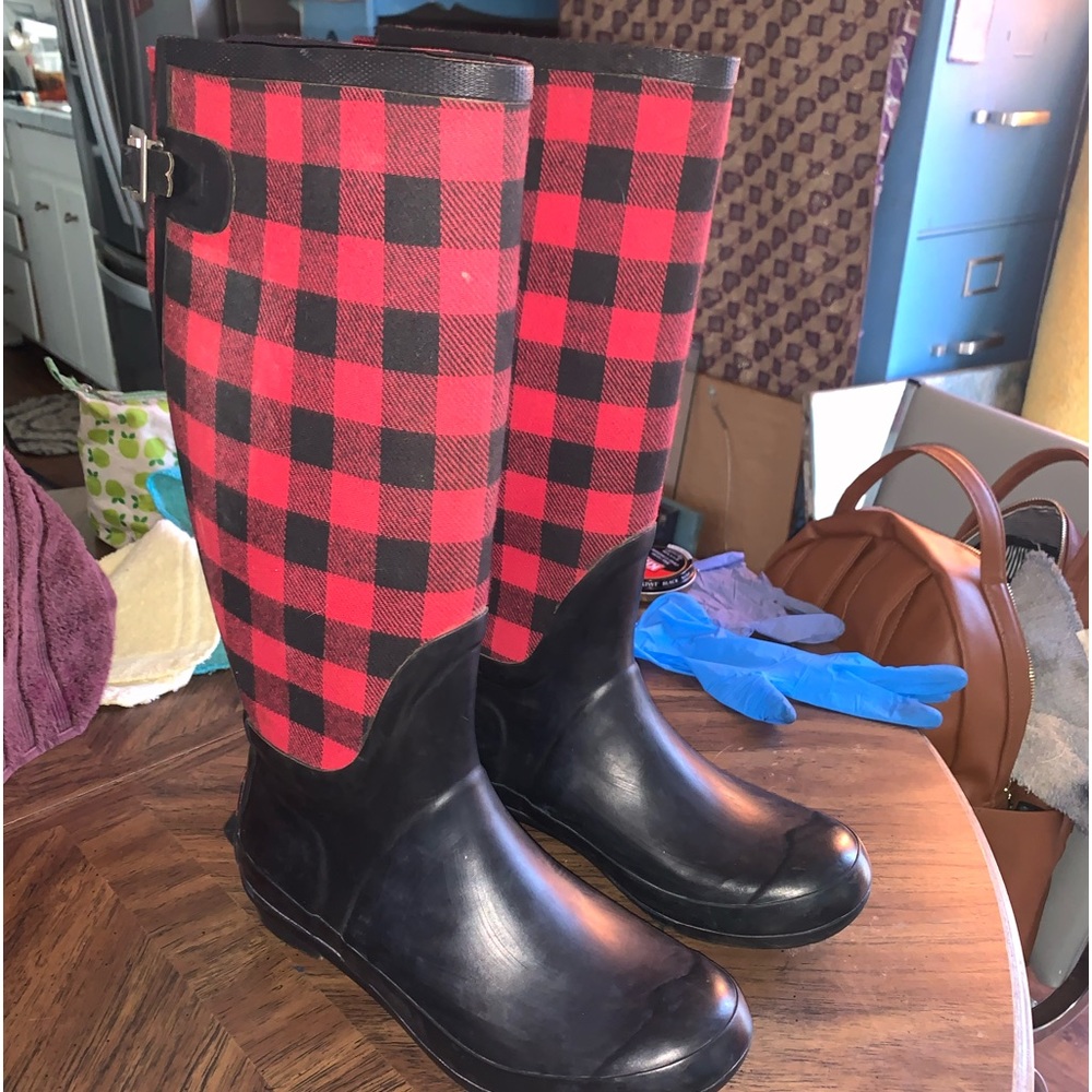 Rain boots